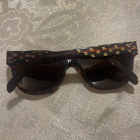 Celine Sunglasses CL401671 is the model number - Picture 2 of 8